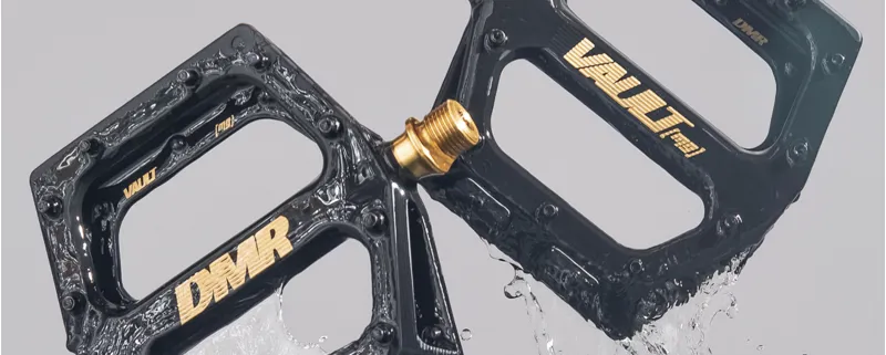 DMR Vault Mag SL Mountain Bike Pedals Black/Gold-2